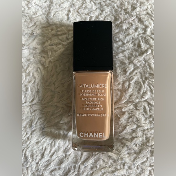 CHANEL Vitalumière SPF 15 Foundation 40 Beige - New - rare find, discontinued - Picture 6 of 16